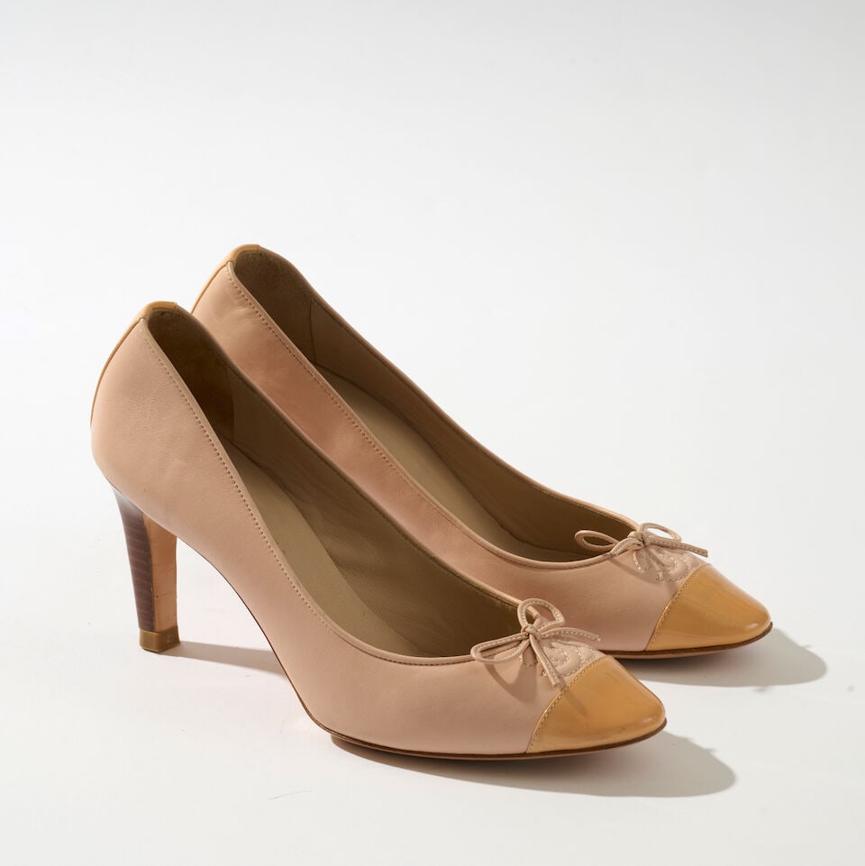 Chanel. 3 paires d'escarpins divers. Chanel. 3 pairs of various pumps. - 4