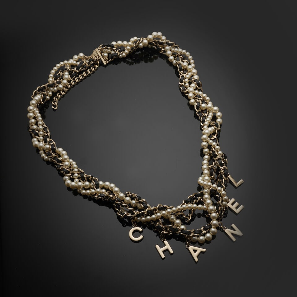 Chanel, collection Prêt à Porter, Automne/Hiver 2020. Ceinture multirangs de chaines e... - 2