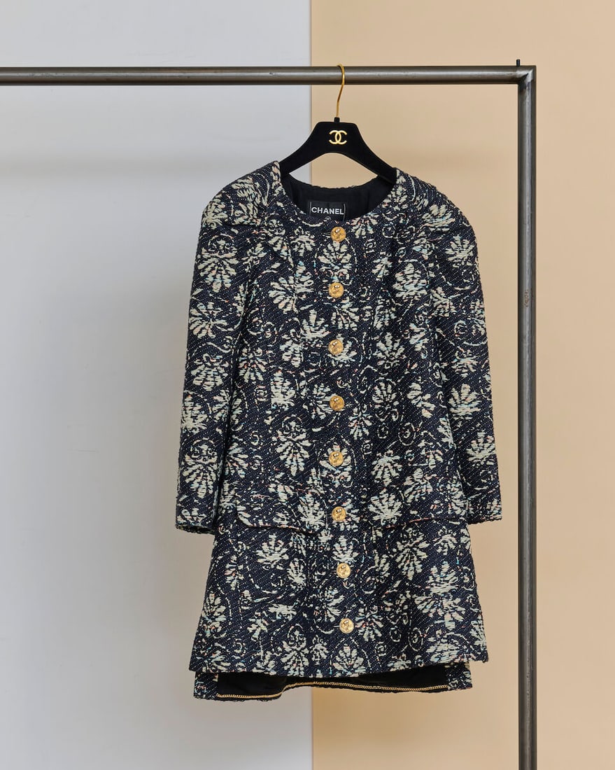 Chanel, collection Croisière 'Grèce Antique' 2018. Manteau en tweed marine horizontal,... - 4