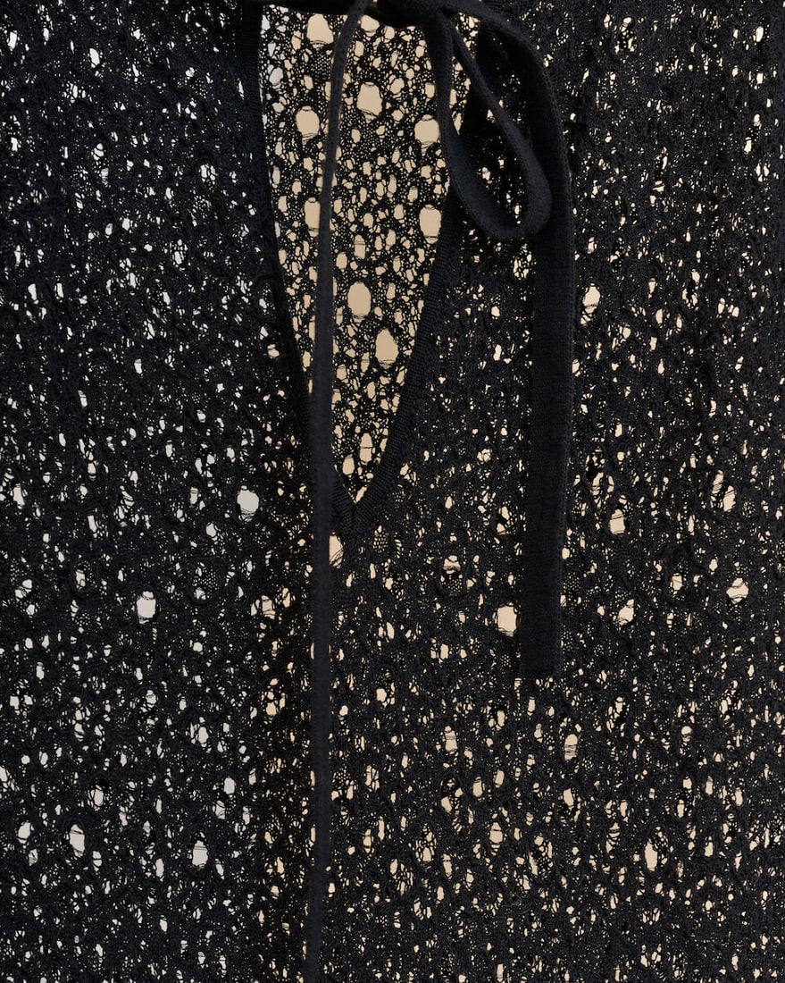 Chanel, collection Prêt-à-Porter, année 2015. Robe en maille ajourée noire &... - 2