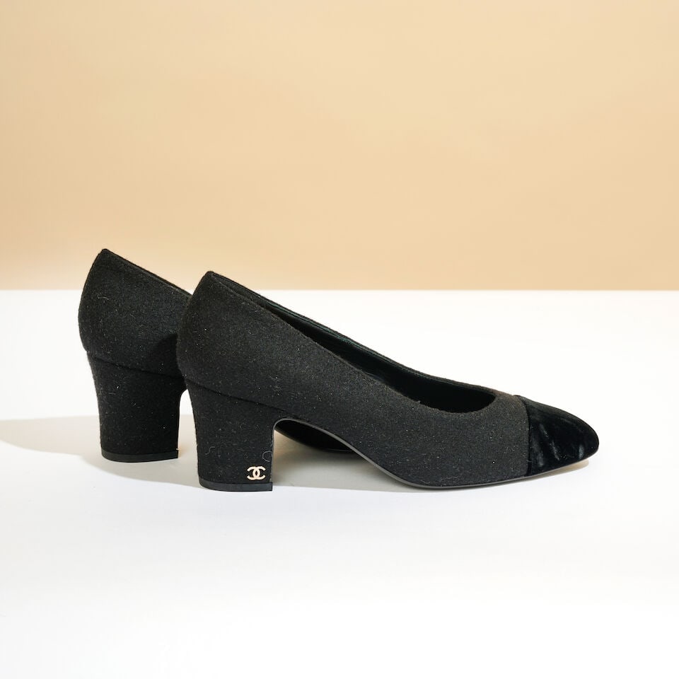 Chanel. Escarpins à talons en laine et velours noir. Chanel. Black wool and velvet heeled p... - 3