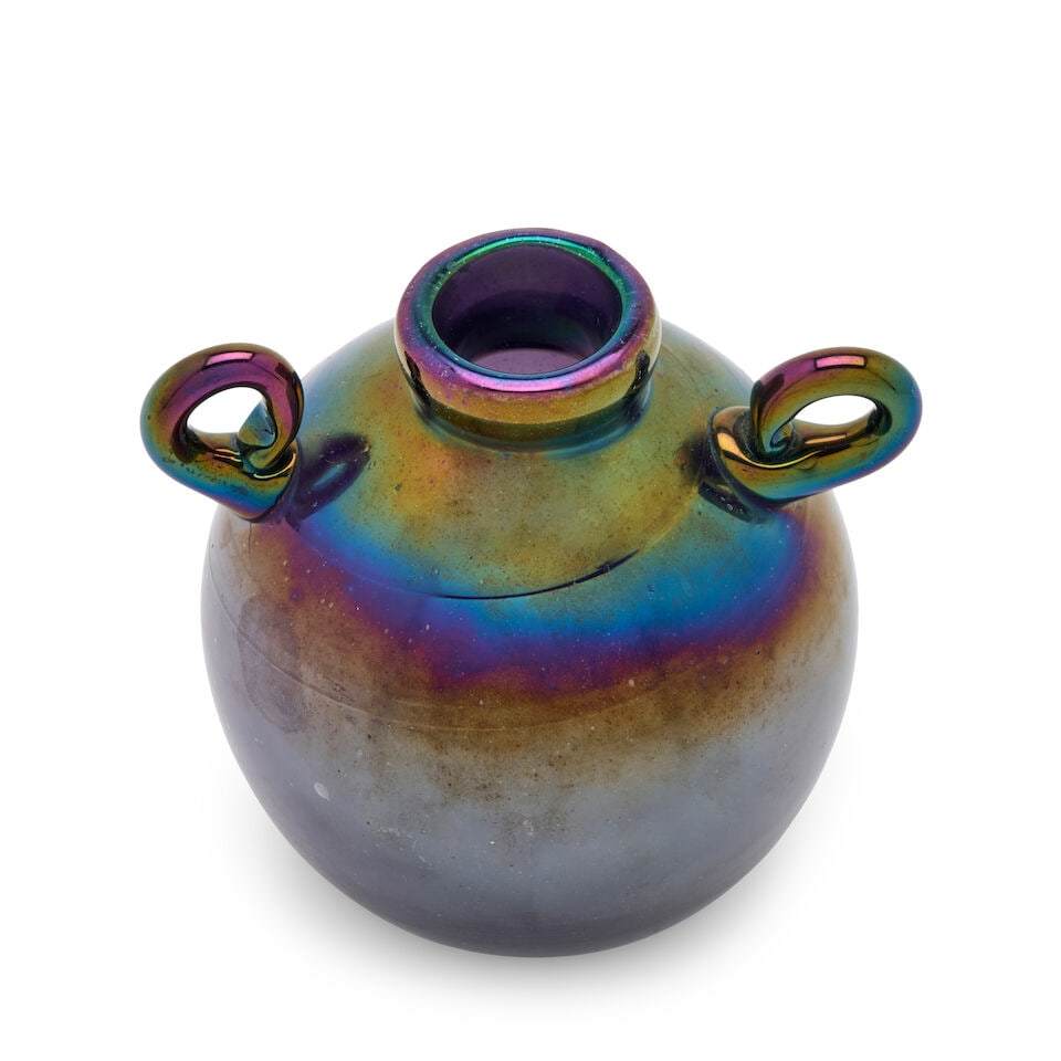 EARLY DALE CHIHULY (BORN 1941) TWO-HANDLED VASE Seattle, Washington, early 1970s, blown iridesce... - 6