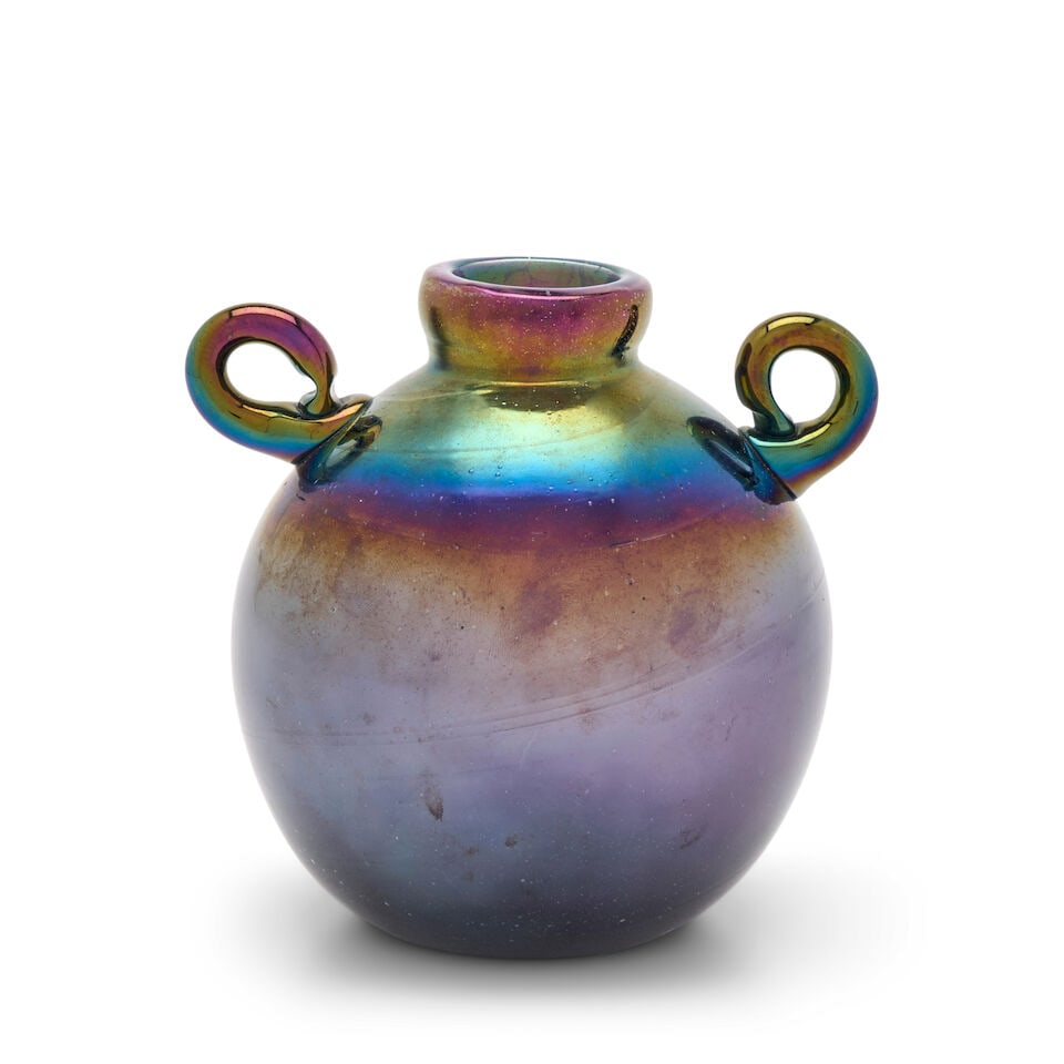 EARLY DALE CHIHULY (BORN 1941) TWO-HANDLED VASE Seattle, Washington, early 1970s, blown iridesce... - 7