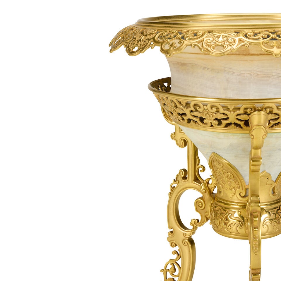 A French alabaster and gilt bronze mounted jardinièreLate 19th century in the 'Japonisme' s... - 2