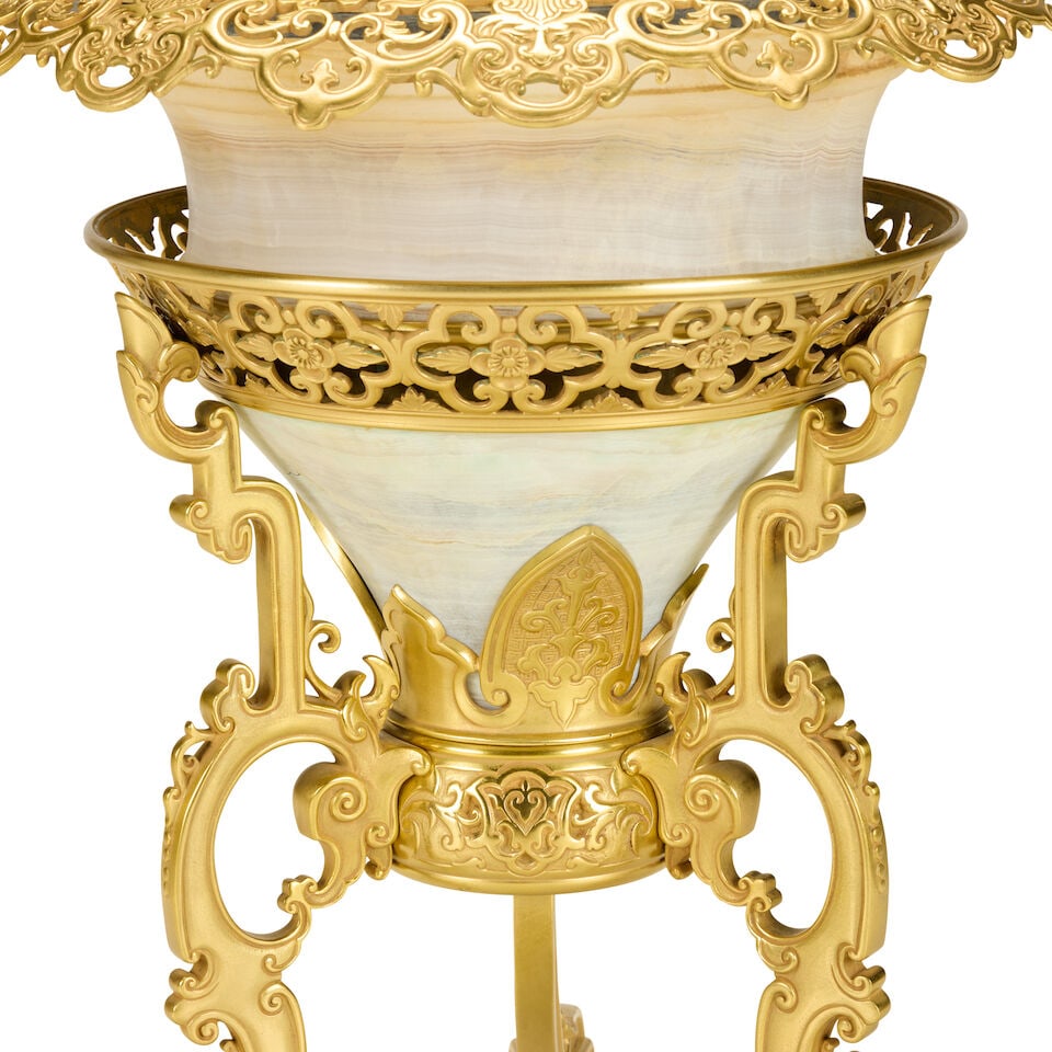 A French alabaster and gilt bronze mounted jardinièreLate 19th century in the 'Japonisme' s... - 4