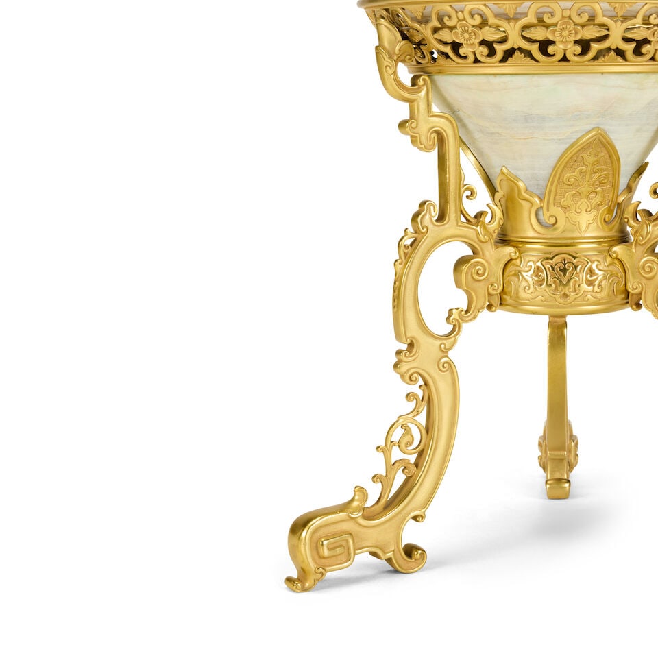 A French alabaster and gilt bronze mounted jardinièreLate 19th century in the 'Japonisme' s... - 5