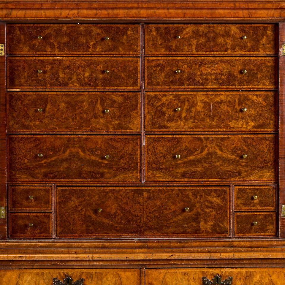 A Queen Anne figured walnut and featherbanded cabinet on chest Circa 1710, possibly by John Coxed - 3