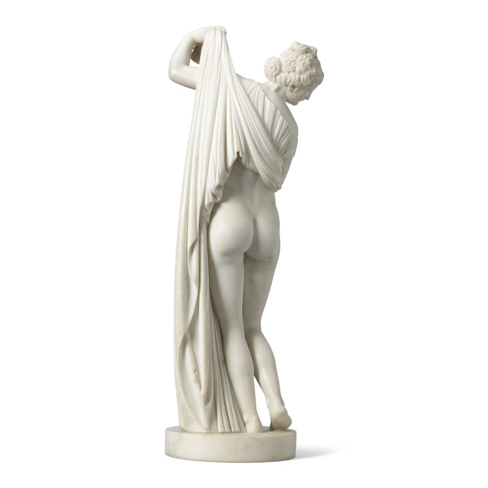 A 19th century carved white marble figure of the Bathing Venus English or Italian - 3