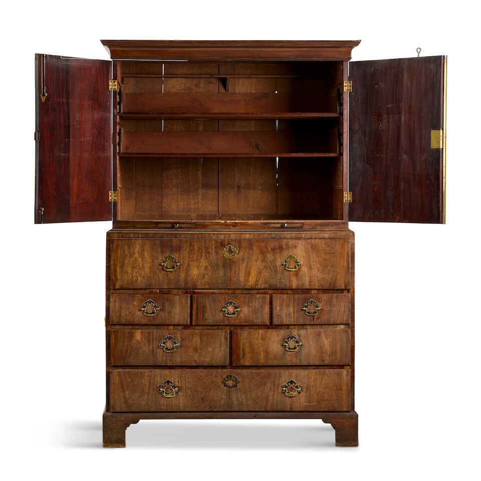 A George II mahogany secretaire (clothes-press) cabinet 1740-1750 - 3