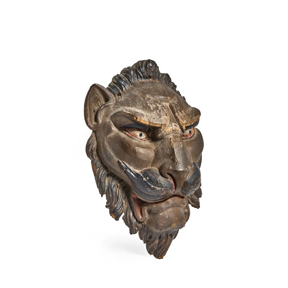 A early 19th century carved and polychrome mask head depicting a lion Possibly from a shop front - 2