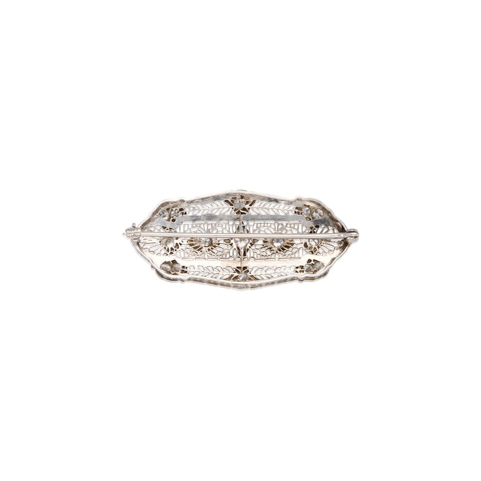 ANTIQUE PLATINUM TOPPED GOLD AND DIAMOND BROOCH - 2