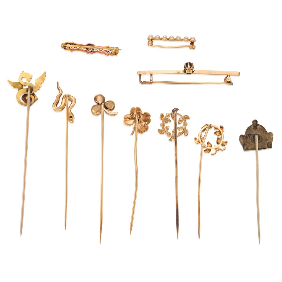 A GROUP OF ANTIQUE STICKPINS AND BROOCHES - 2