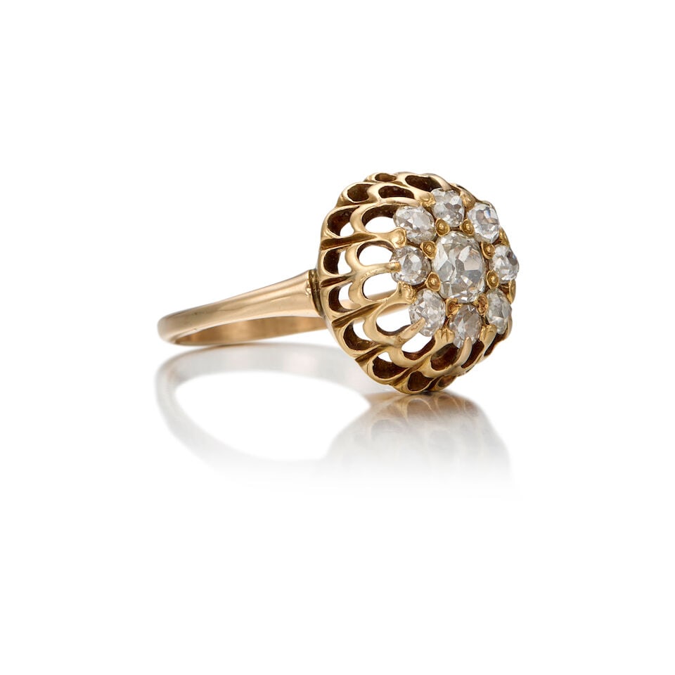 ANTIQUE GOLD AND DIAMOND CLUSTER RING - 2
