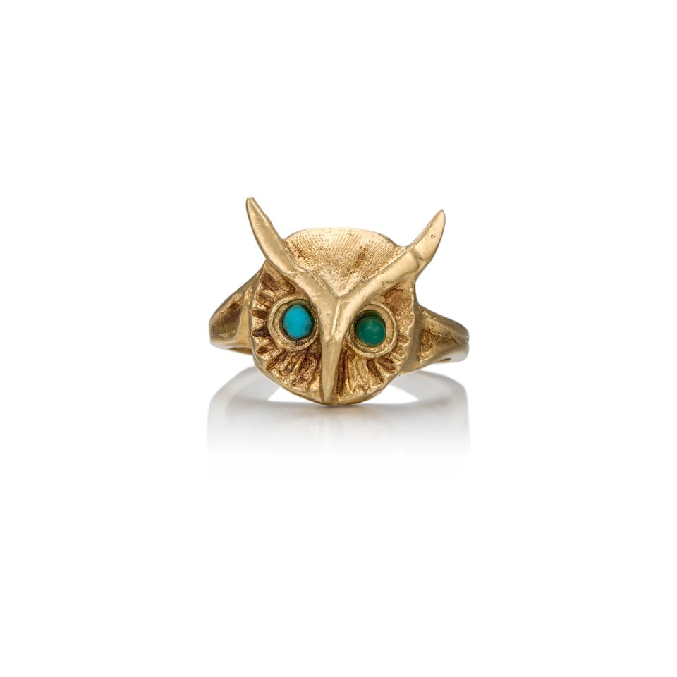 AN ANTIQUE 13K YELLOW GOLD AND TURQUOISE RING (1 of 2)