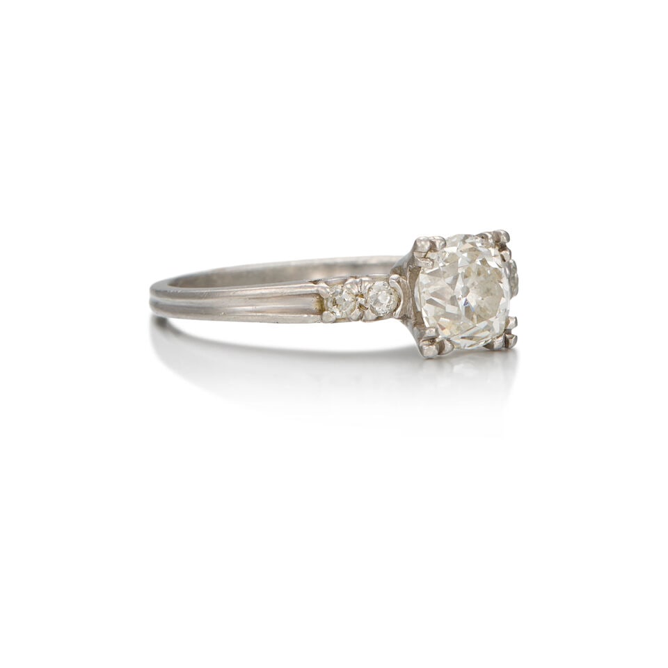 ANTIQUE PLATINUM AND DIAMOND RING - 2