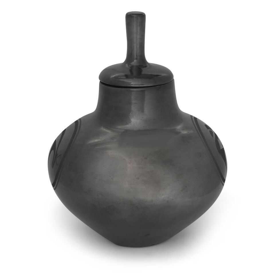 A Maria Martinez and Tony Da sgraffito blackware lidded jar - 6