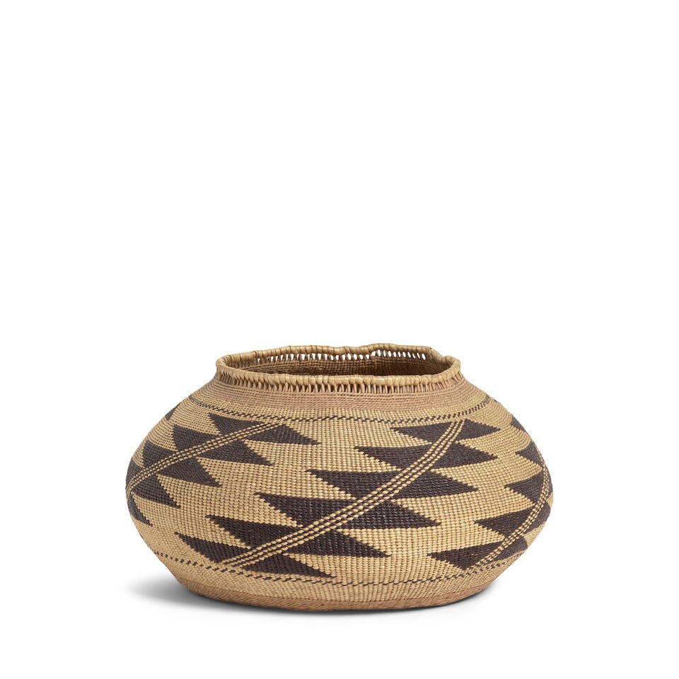 A Wiyot/Karuk basket attributed to Elizabeth Hickox - 4