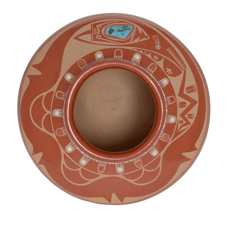 A Tony Da sgraffito redware jar with turquoise and coral inlay - 3
