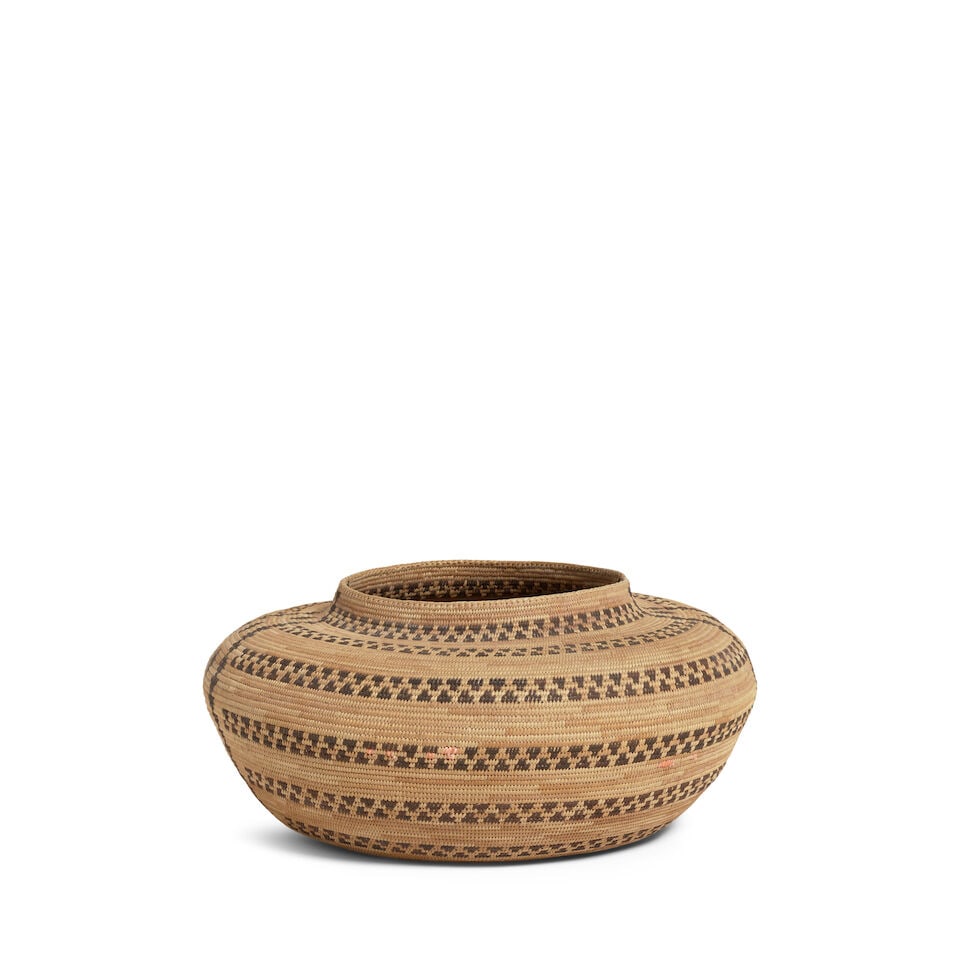 A Western Mono polychrome bottleneck basket, attributed to Nellie Lavelle - 3