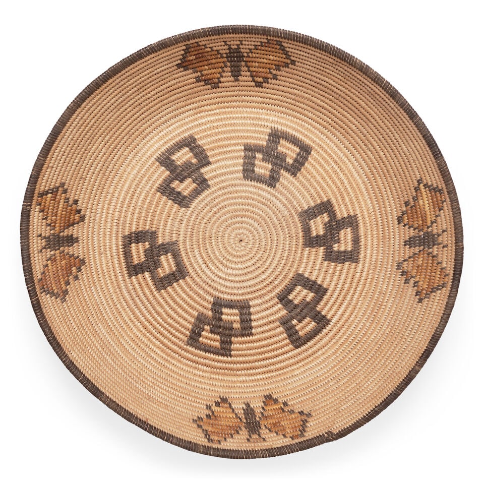 A Chemehuevi polychrome pictorial tray, attributed to Maggie Painter: A Chemehuevi polychrome pictorial tray Attributed to Maggie Painter, (1898-1963), four butterflies spaced evenly below the rim, a series of chain-link motifs about the center. diameter 10 5/8in, heigh