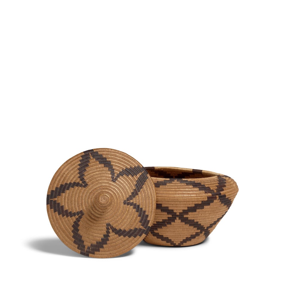 A Panamint Shoshone (Timbisha) lidded basket - 4