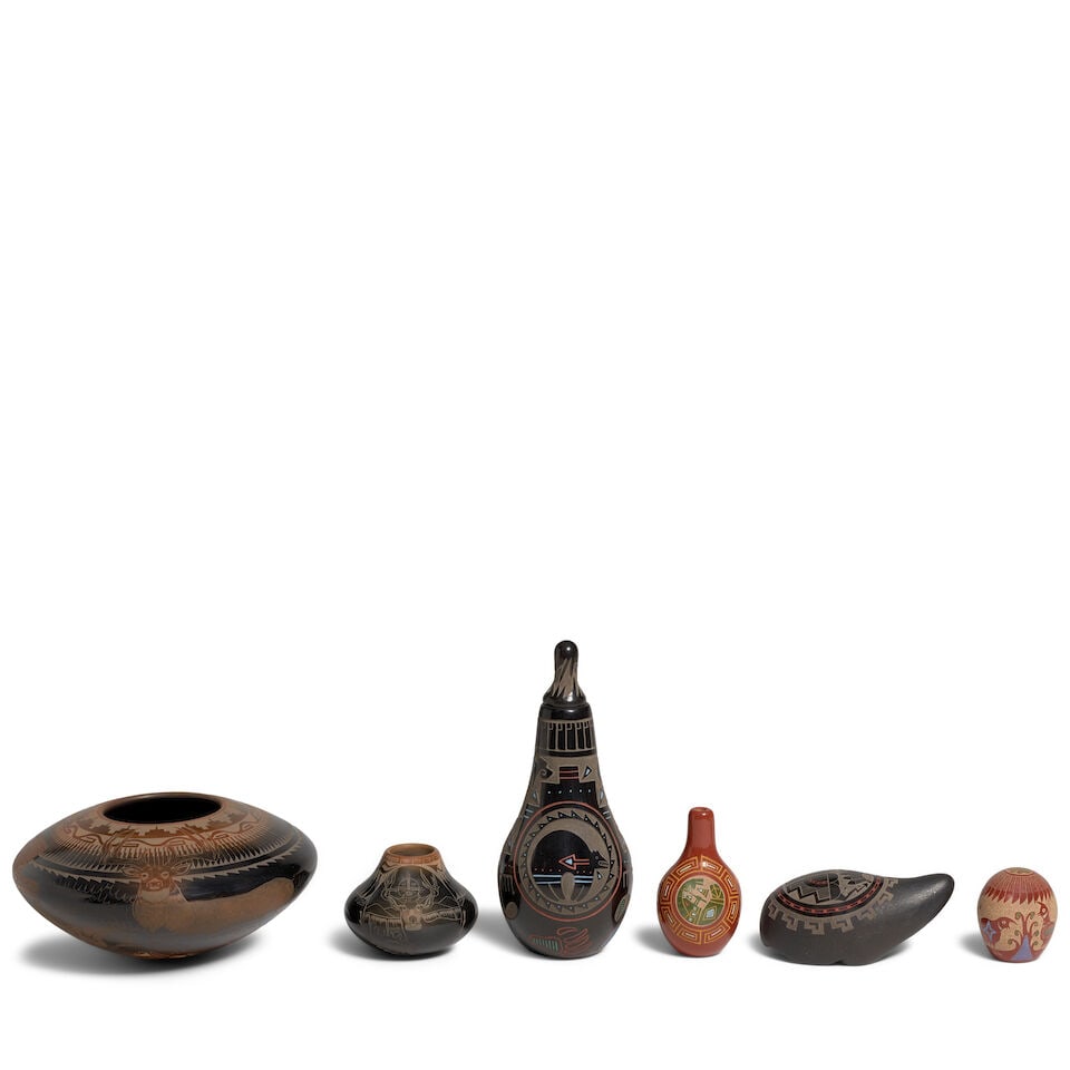 Six Santa Clara petite sgraffito pottery items (1 of 2)