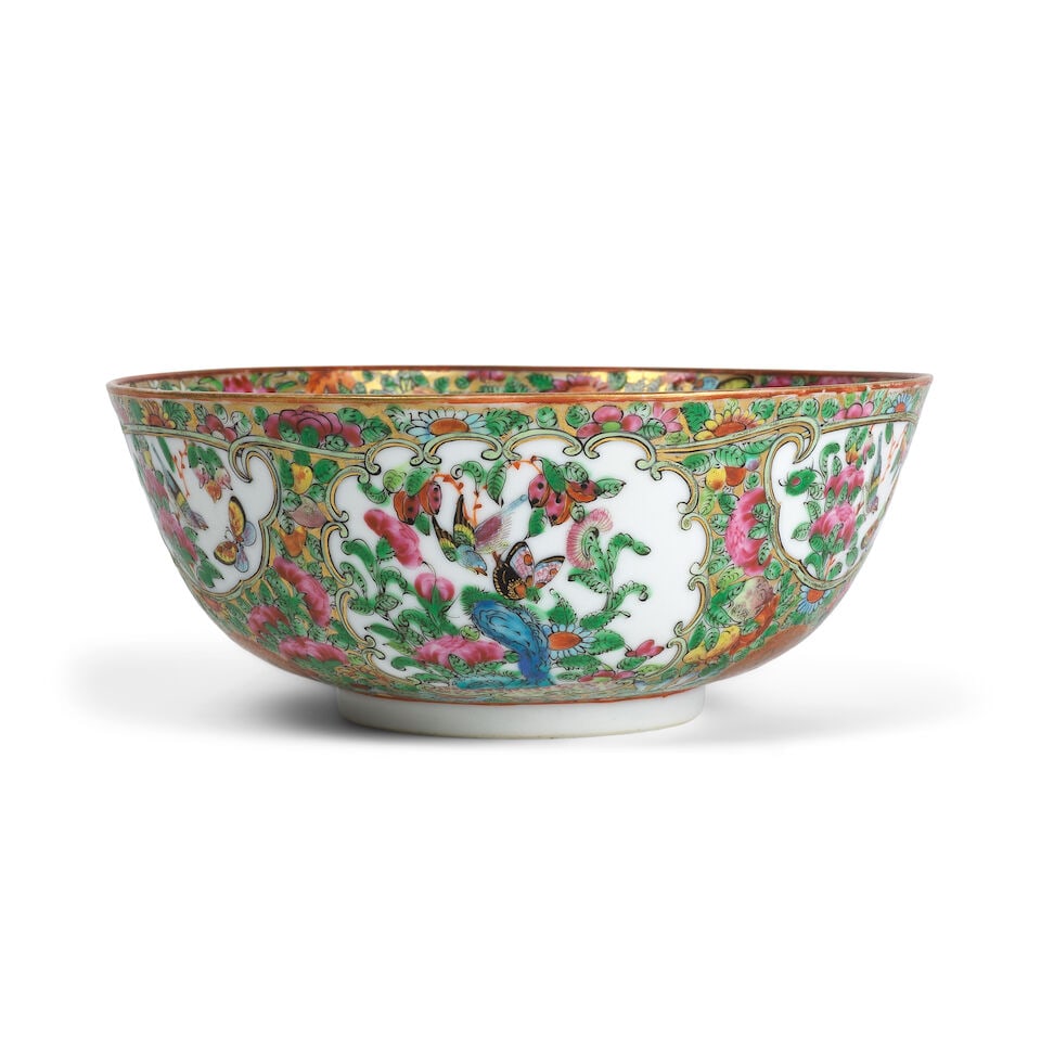 Bol à punch en porcelaine de Canton réalisé pour Nasr al-Din Shah (règne 184... - 2