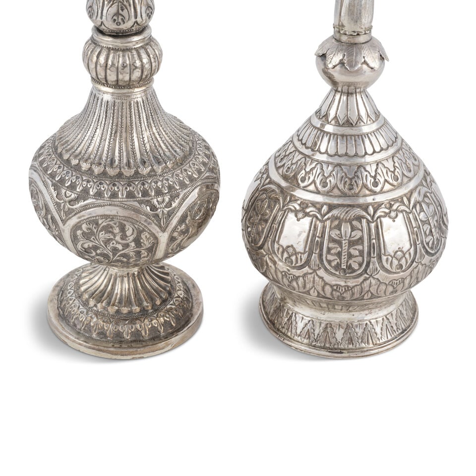 Ensemble de deux aspersoirs à eau de rose en argent (gulubpash), Égypte et Inde, XIX&#... - 2