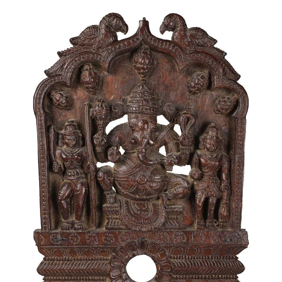 Kawadhi en bois sculpté représentant Ganesh et ses serviteurs, Sud de l'Inde, XIXè... - 2