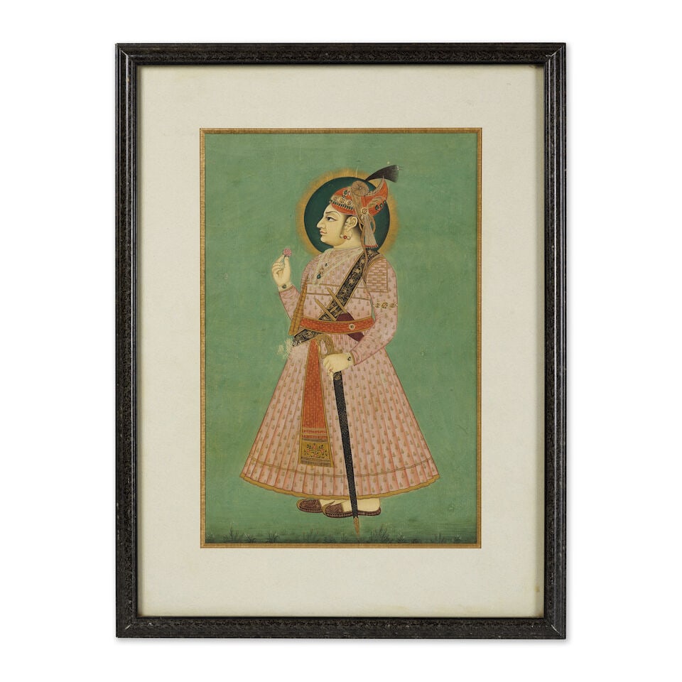 Noble debout, tenant une épée et une fleur, Rajasthan, XXème siècle A noblem... - 2