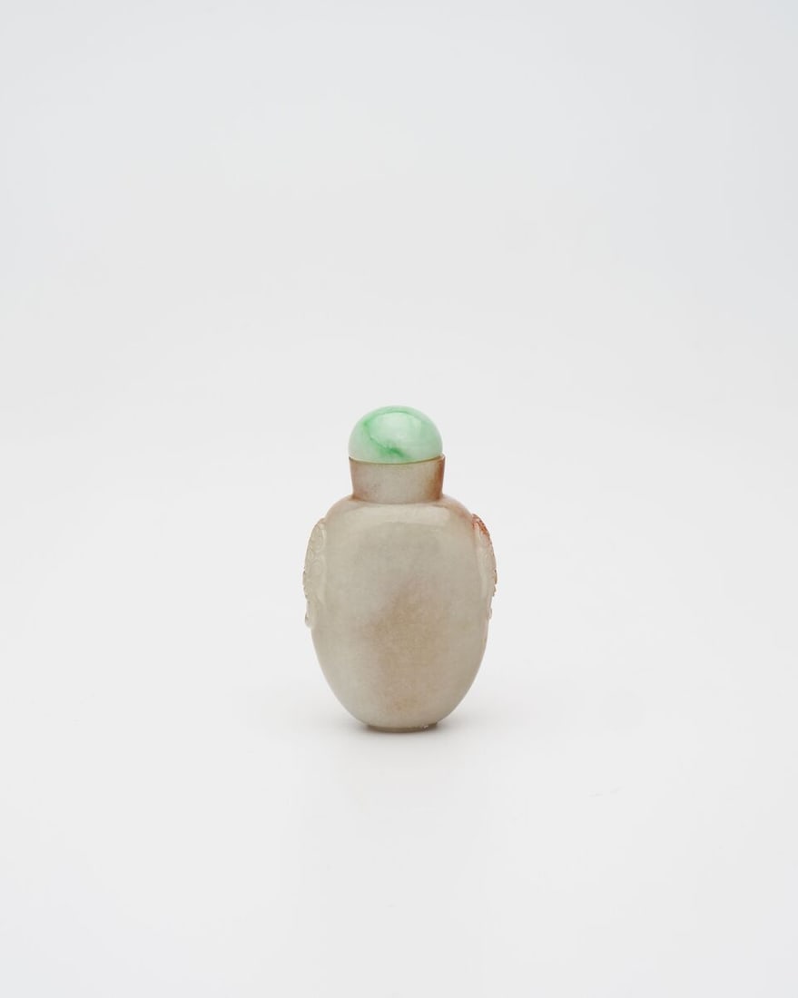 A RUSSET AND GREENISH WHITE JADEITE SNUFF BOTTLE Late Qing Dynasty - 4