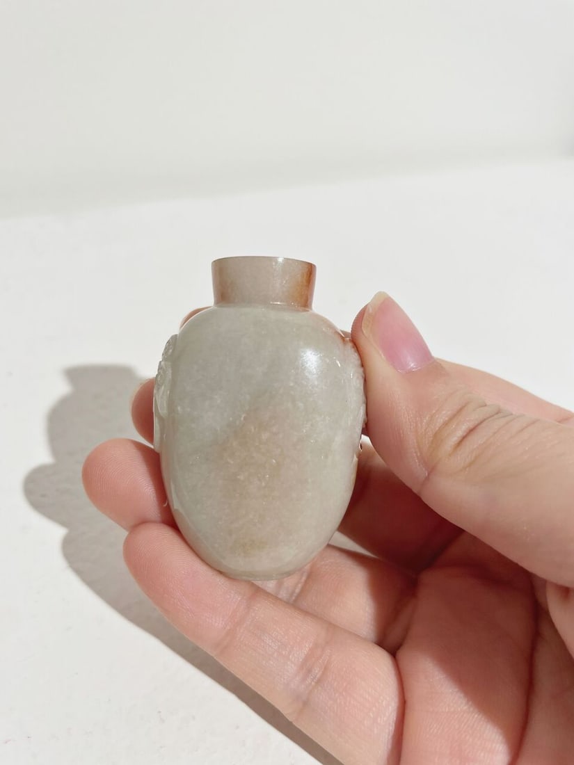 A RUSSET AND GREENISH WHITE JADEITE SNUFF BOTTLE Late Qing Dynasty - 8