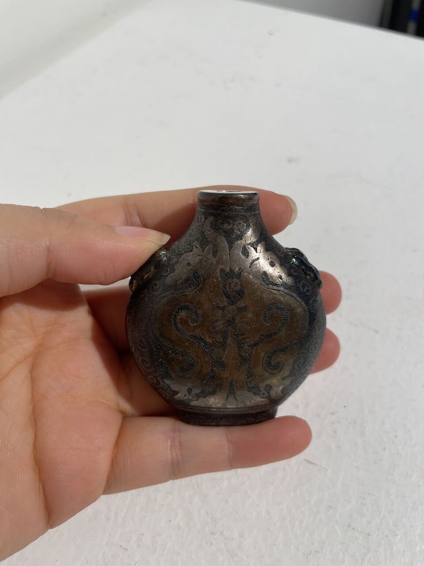 A SILVER NIELLO 'KUI-DRAGON' SNUFF BOTTLE 19th century - 7