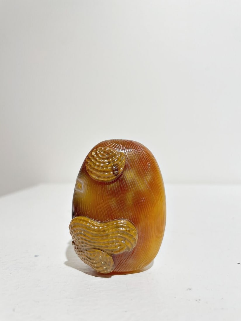 AN AGATE 'JUJUBE AND PEANUT' SNUFF BOTTLE 19th century - 8