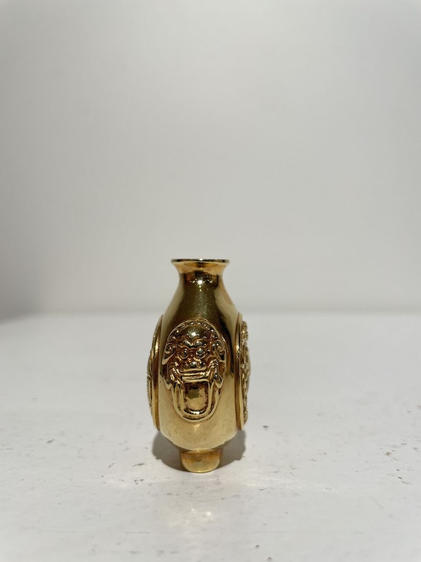 A GOLD 'PEONY AND LANDSCAPE' SNUFF BOTTLE 20th century - 5
