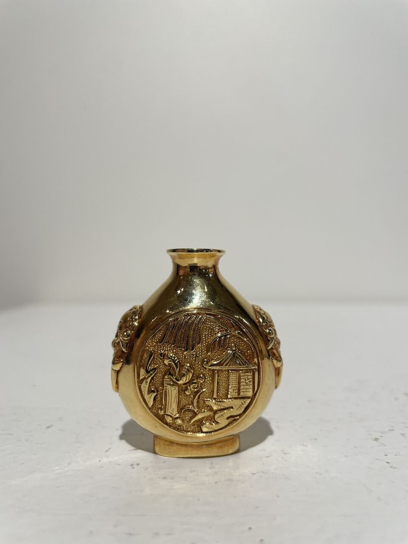 A GOLD 'PEONY AND LANDSCAPE' SNUFF BOTTLE 20th century - 6