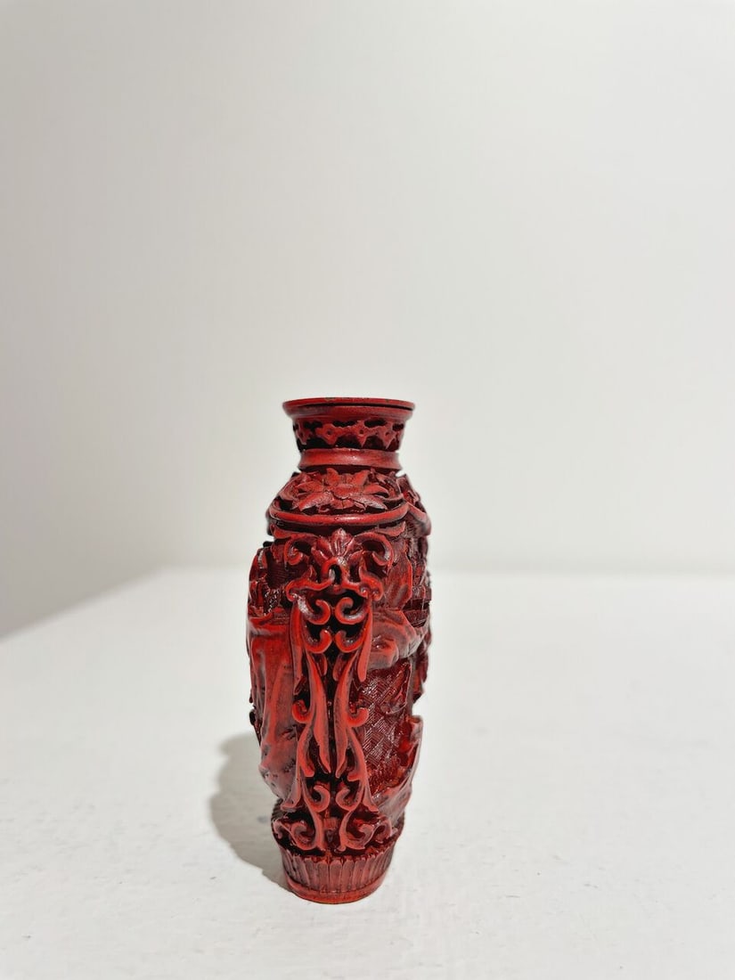 A CINNABAR LACQUER 'LANDSCAPE' SNUFF BOTTLE 19th century - 5