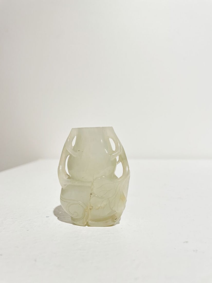 A WHITE JADE 'DOUBLE GOURD' SNUFF BOTTLE 19th century - 7