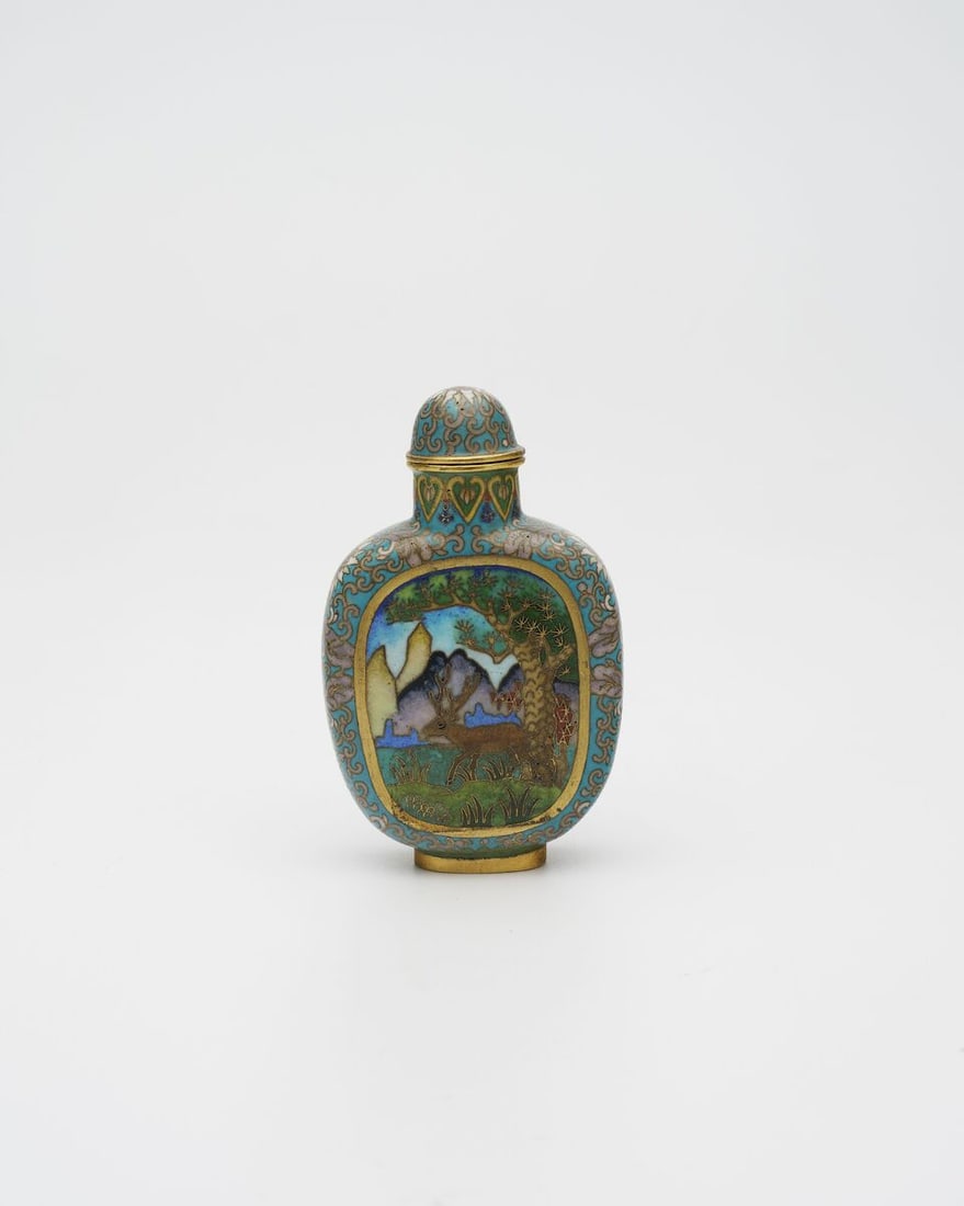 A CLOISONNÉ 'DEER' SNUFF BOTTLE 20th century - 3
