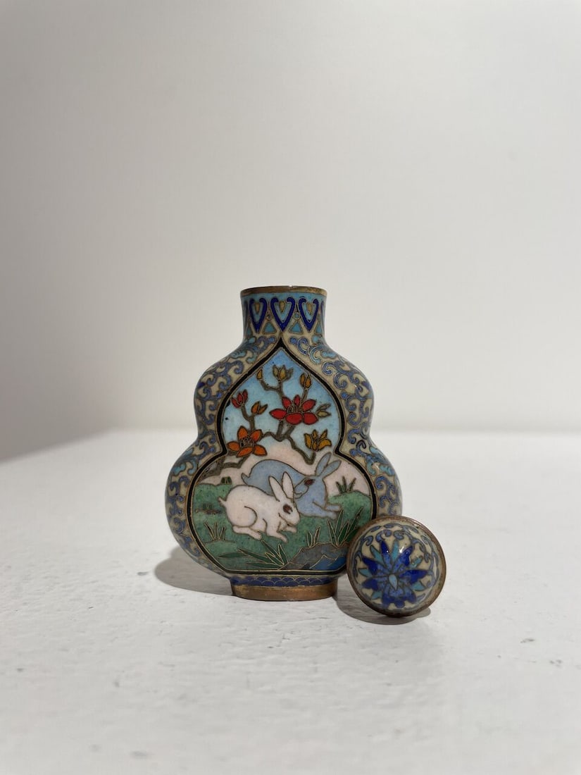 TWO CLOISONNÉ SNUFF BOTTLES 20th century (2) - 12