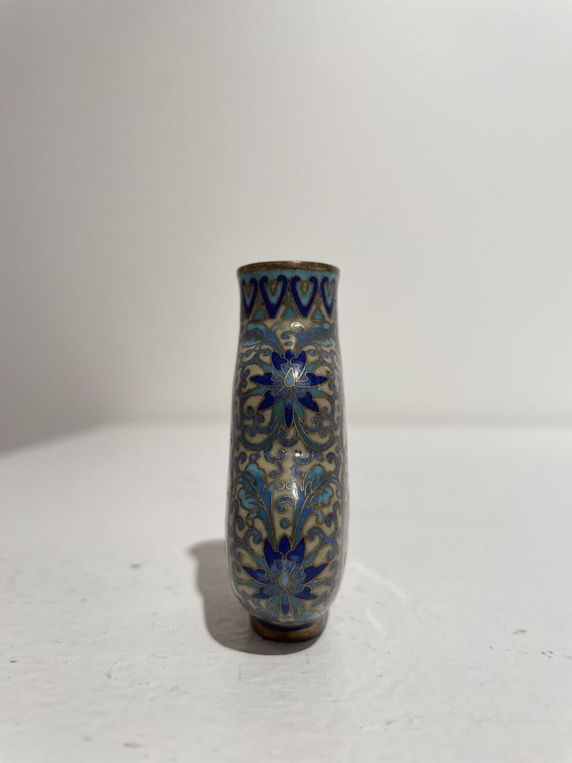 TWO CLOISONNÉ SNUFF BOTTLES 20th century (2) - 8