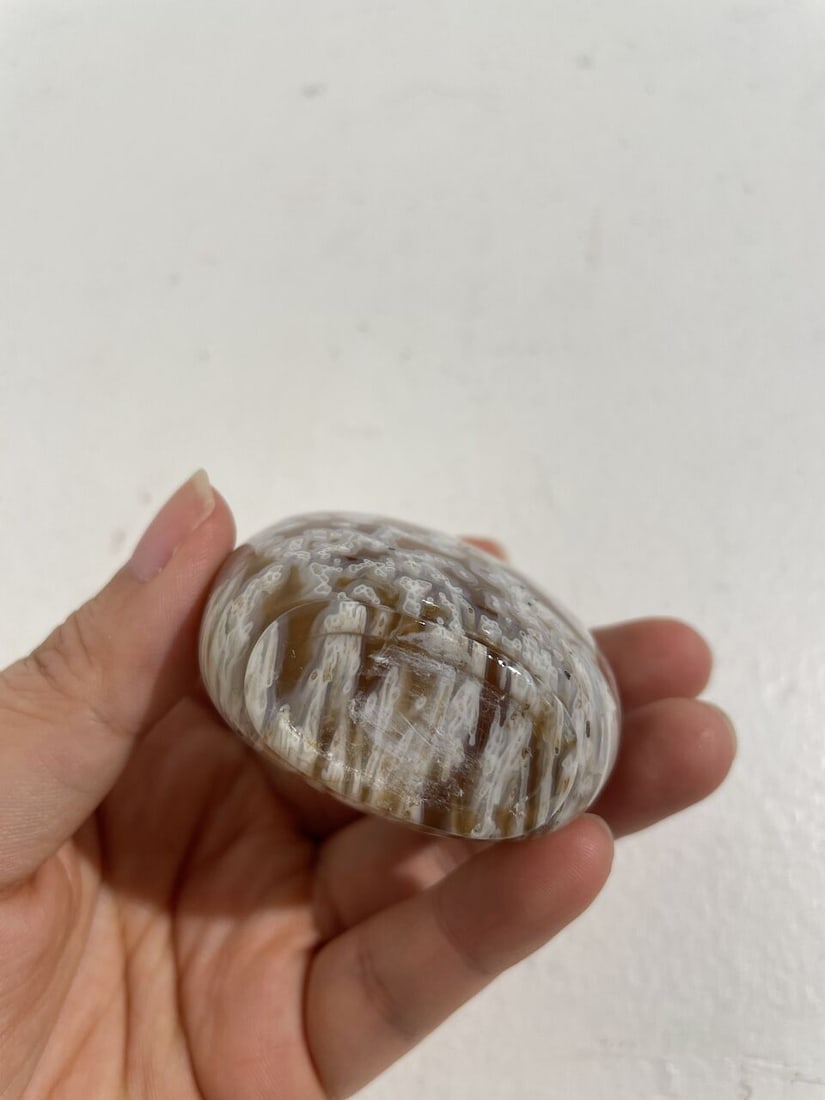 A 'MACARONI' AGATE SNUFF BOTTLE 19th century - 2