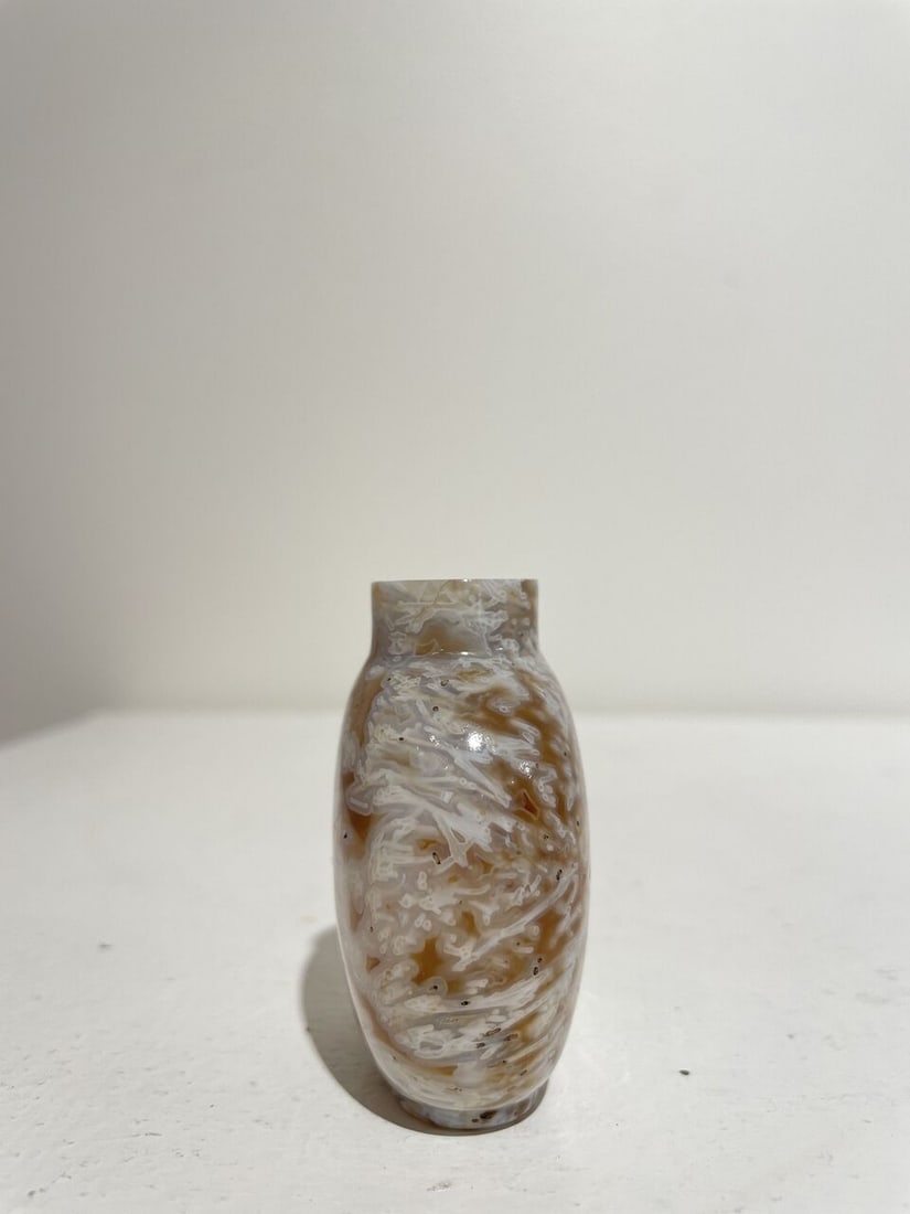 A 'MACARONI' AGATE SNUFF BOTTLE 19th century - 6