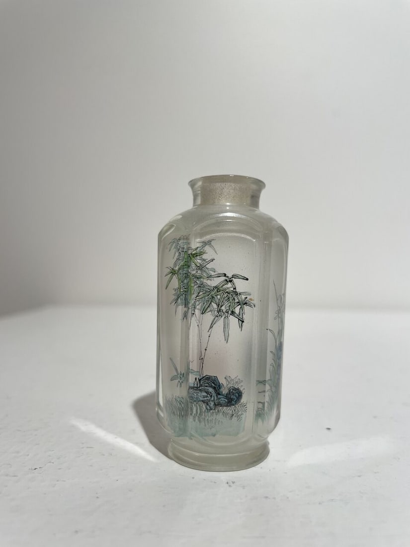 AN INSIDE PAINTED HEXAGONAL GLASS 'ORCHID AND BAMBOO' SNUFF BOTTLE 1970s - 7