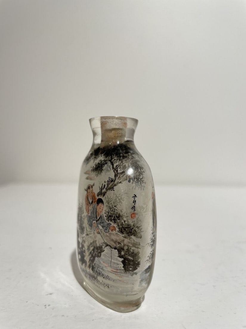 AN INSIDE PAINTED GLASS 'CHILDREN' SNUFF BOTTLE 1983 - 7