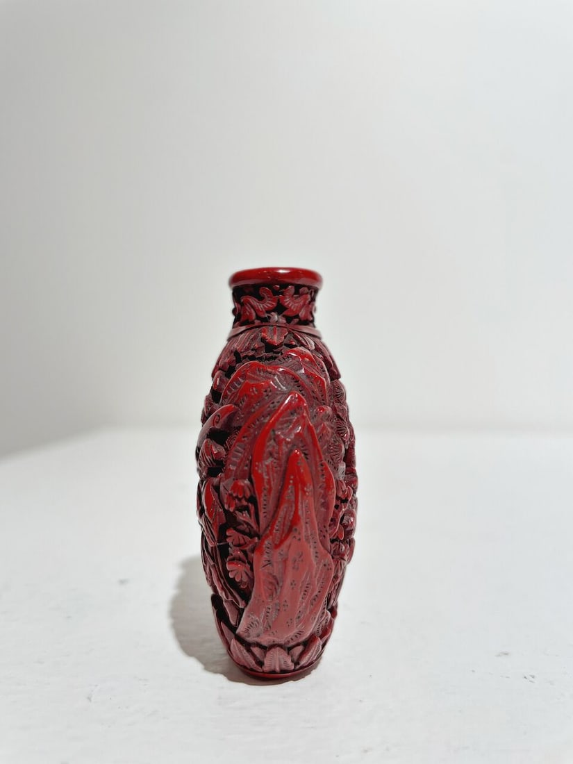 A CINNABAR LACQUER 'FIGURES' SNUFF BOTTLE 19th century - 8