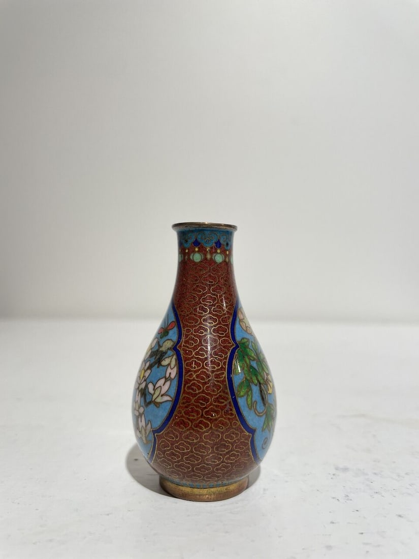 TWO CLOISONNÉ SNUFF BOTTLES One with Qianlong four-character mark, 20th century (2) - 12