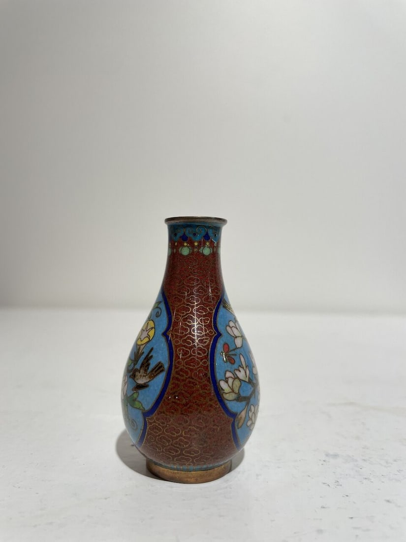 TWO CLOISONNÉ SNUFF BOTTLES One with Qianlong four-character mark, 20th century (2) - 14