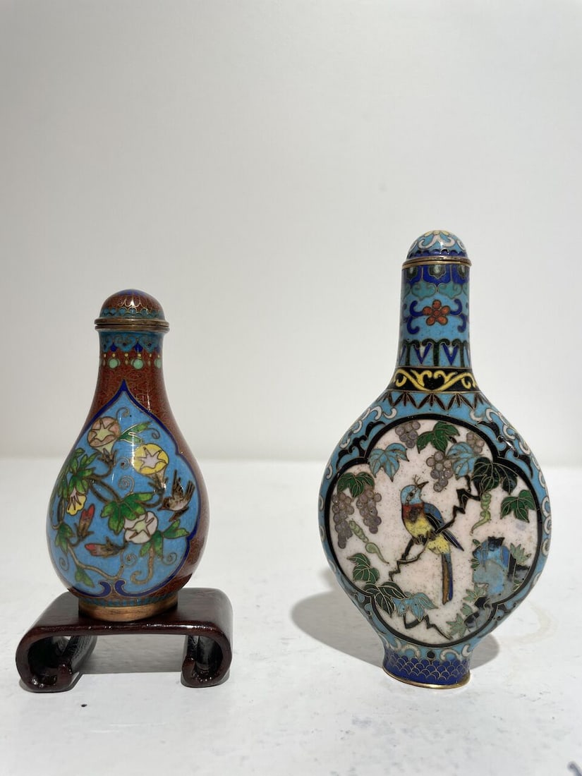 TWO CLOISONNÉ SNUFF BOTTLES One with Qianlong four-character mark, 20th century (2) - 17