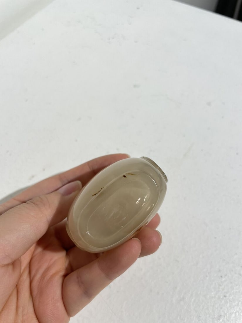 A SHADOW AGATE 'BUTTERFLY' SNUFF BOTTLE 19th century - 4